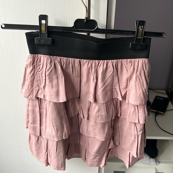 Like new Zara basic skirt - Picture 1 of 2